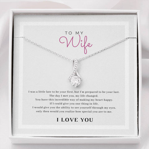 Alluring Beauty Solitaire Necklace for Wife | Custom Heart Design