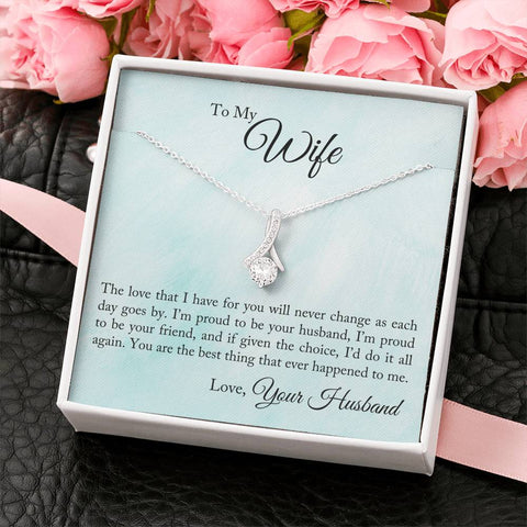 Alluring Beauty Solitaire Necklace for Wife | Custom Heart Design